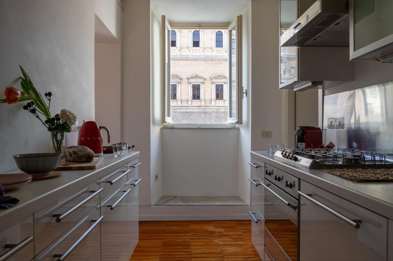 Casa Cristina In Piazza Farnese Rome