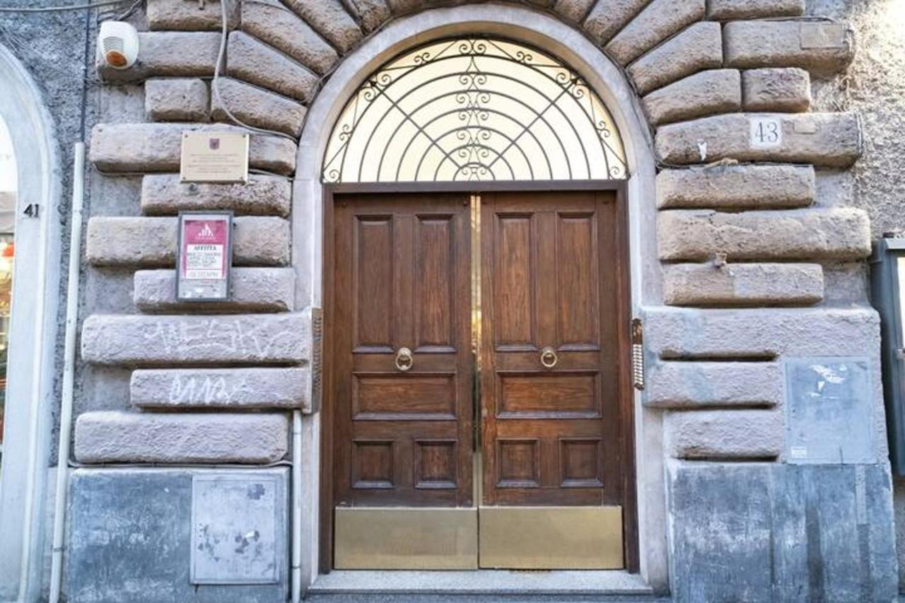 Simona's Vatican Buddyrent Appartement *