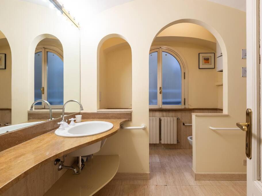 Porta Pia Elegant Two Bedroom Appartement *
