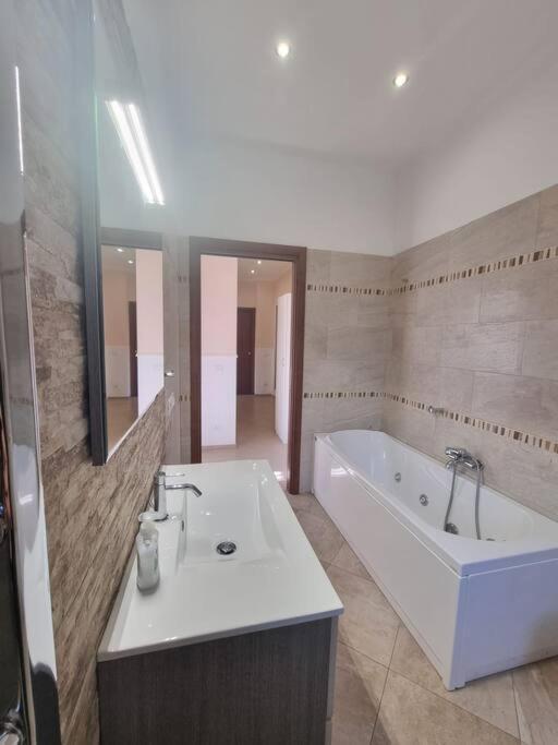Appartement Ottimo Alle Porte Di Roma! *
