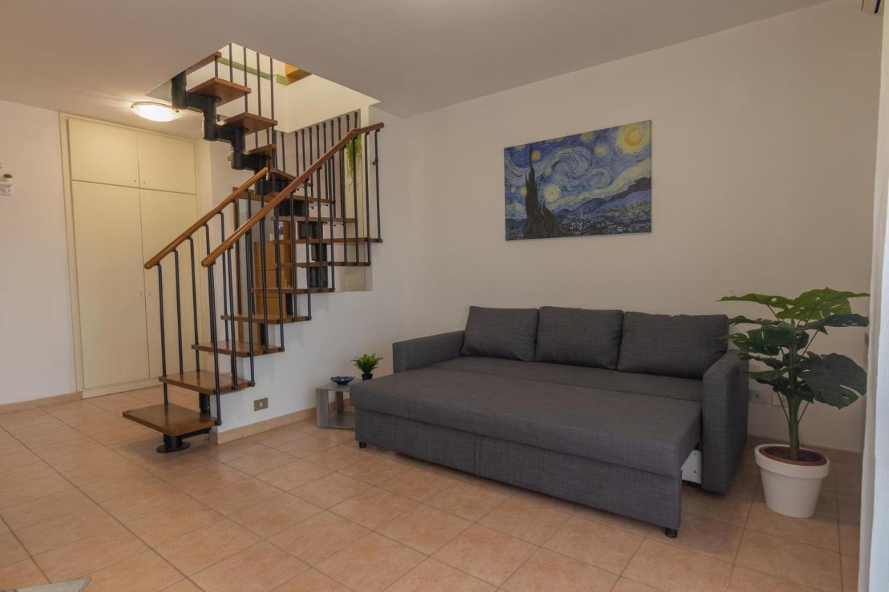 Comfort Penthouse - Private Parking, Wi-fi Apartment *