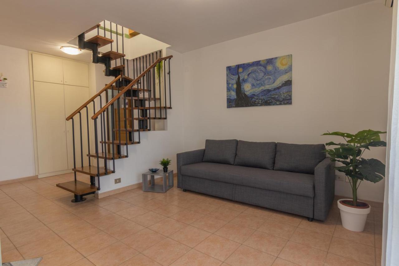 Comfort Penthouse - Private Parking, Wi-fi * Rome