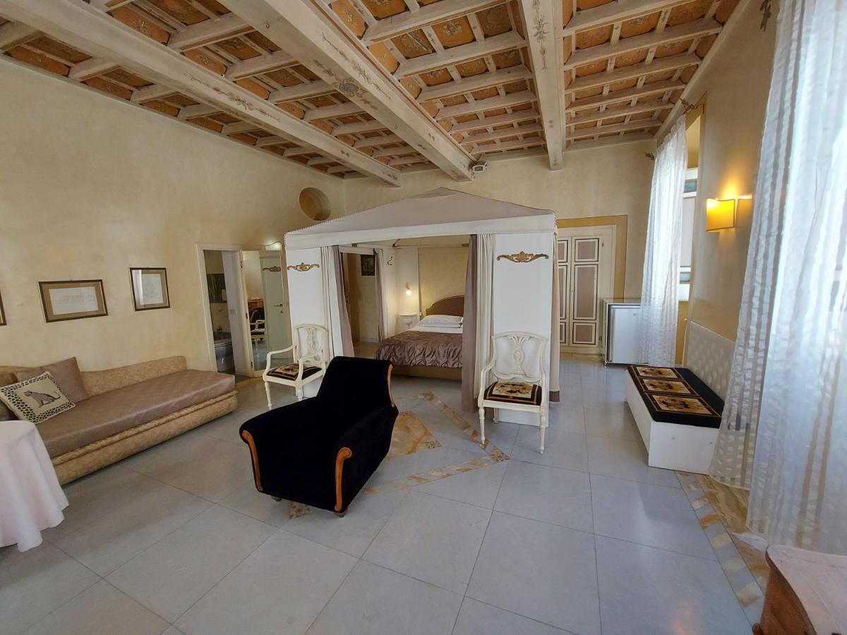 Residenza Al Corso Bed & Breakfast Rome