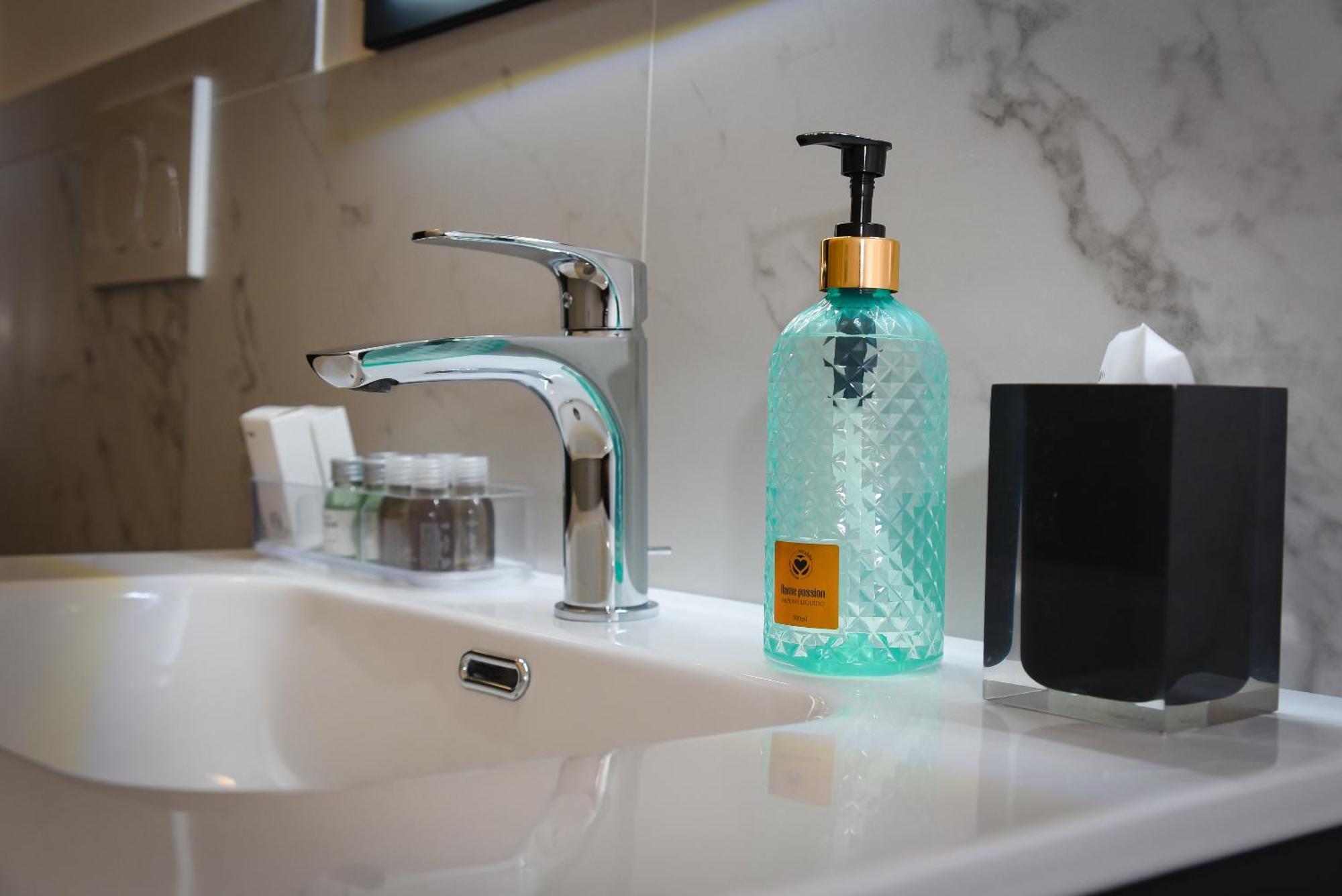 Bq House Colosseum Luxury Rooms Bed & Breakfast 3*