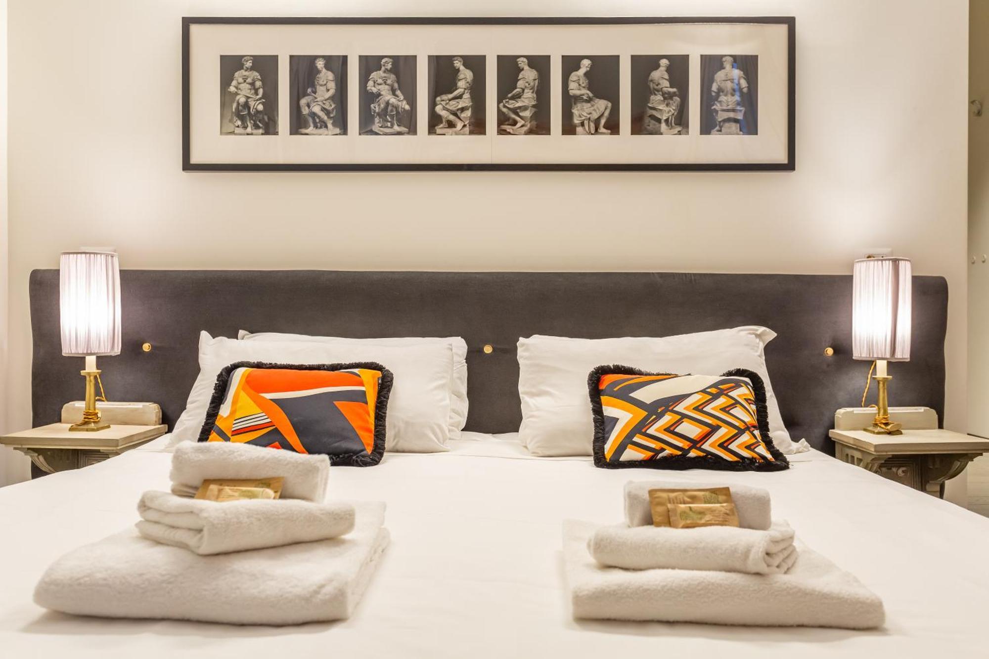 Spanish Steps Deluxe Apartment *