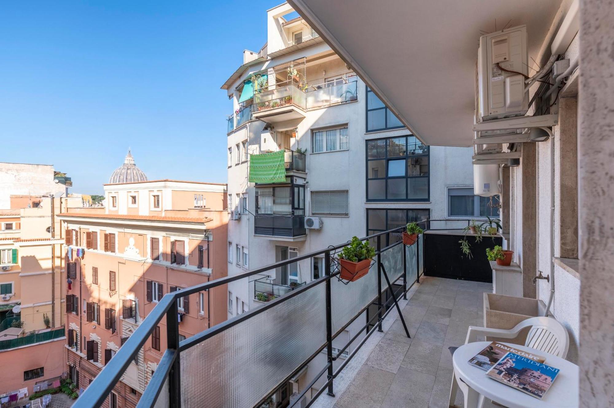 Di Fronte Basilica Di S Pietro Apartment Rome