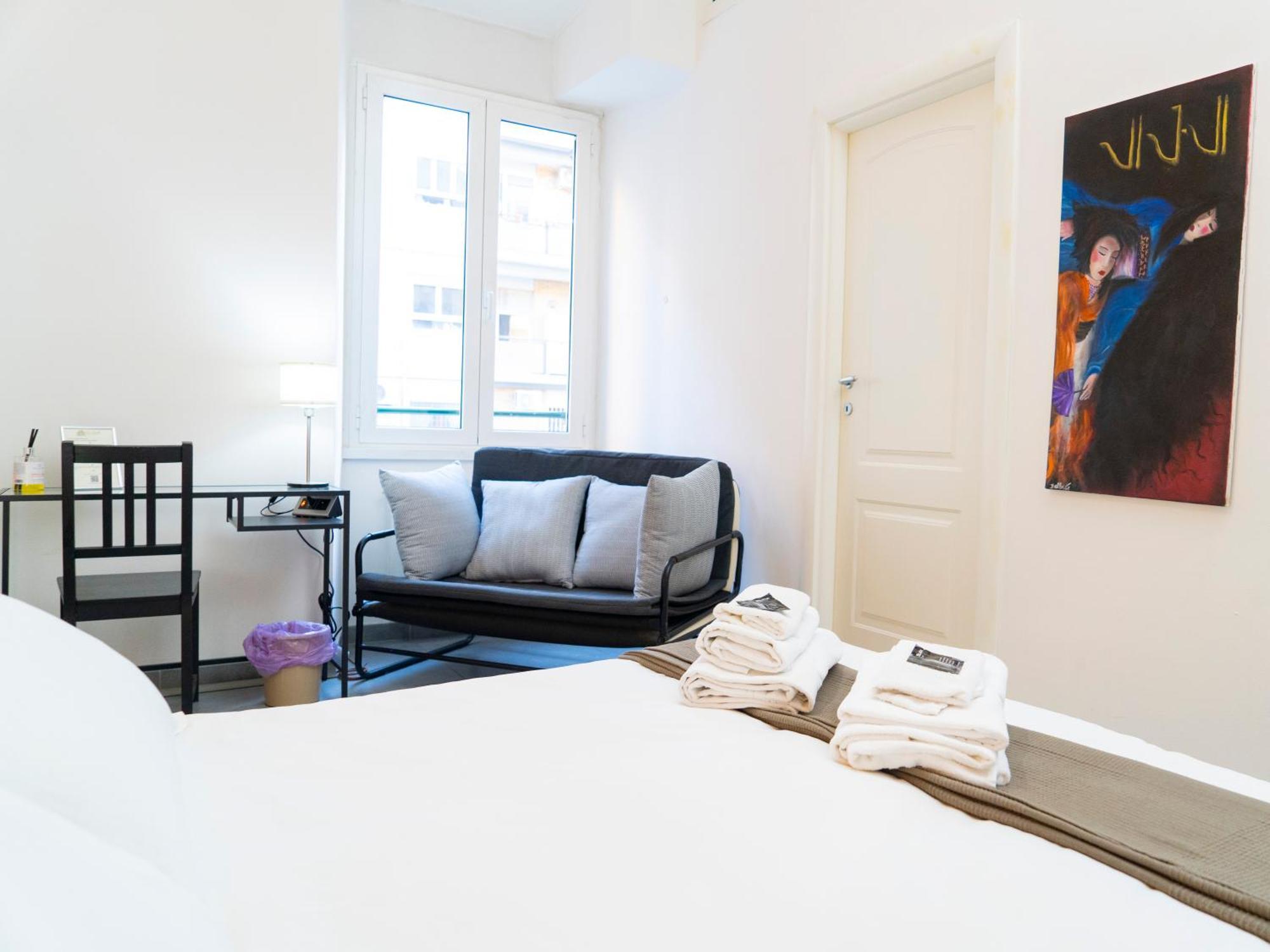 Salotto Piramide 3* Rome