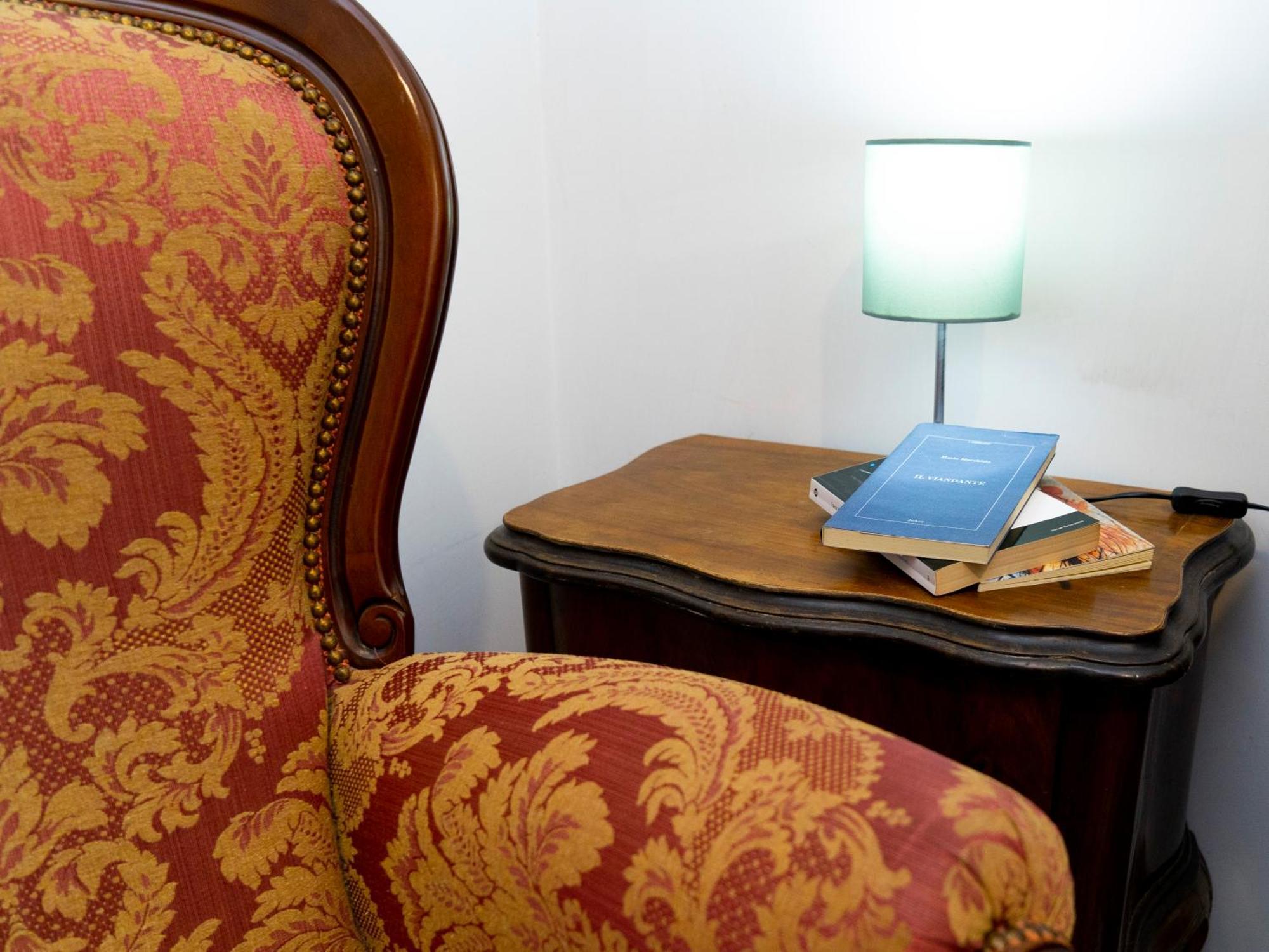 Salotto Piramide Bed & Breakfast Rome