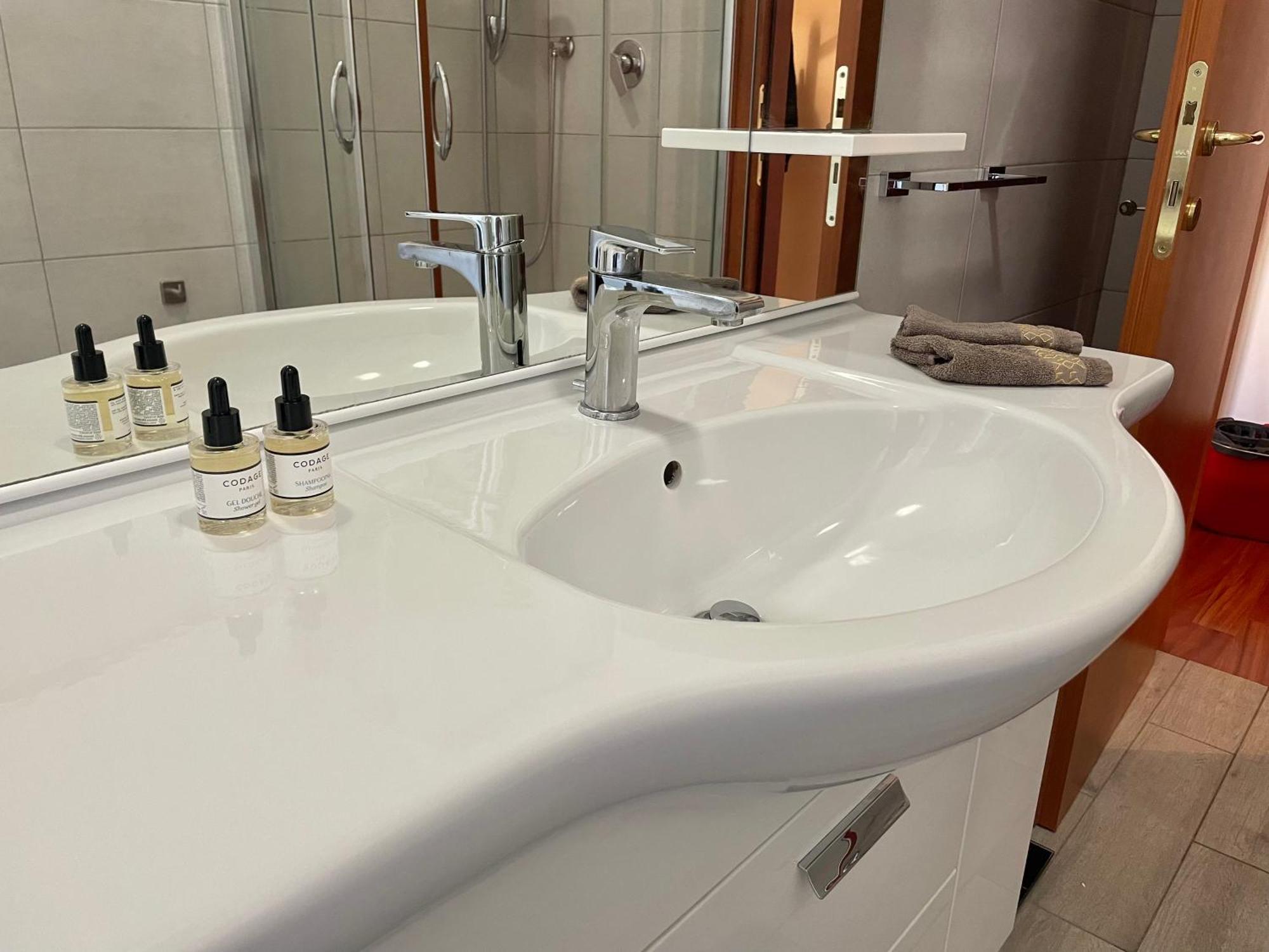 Lucens Domus Quartiere Trieste - Vicino Metro B1 - Apartment *