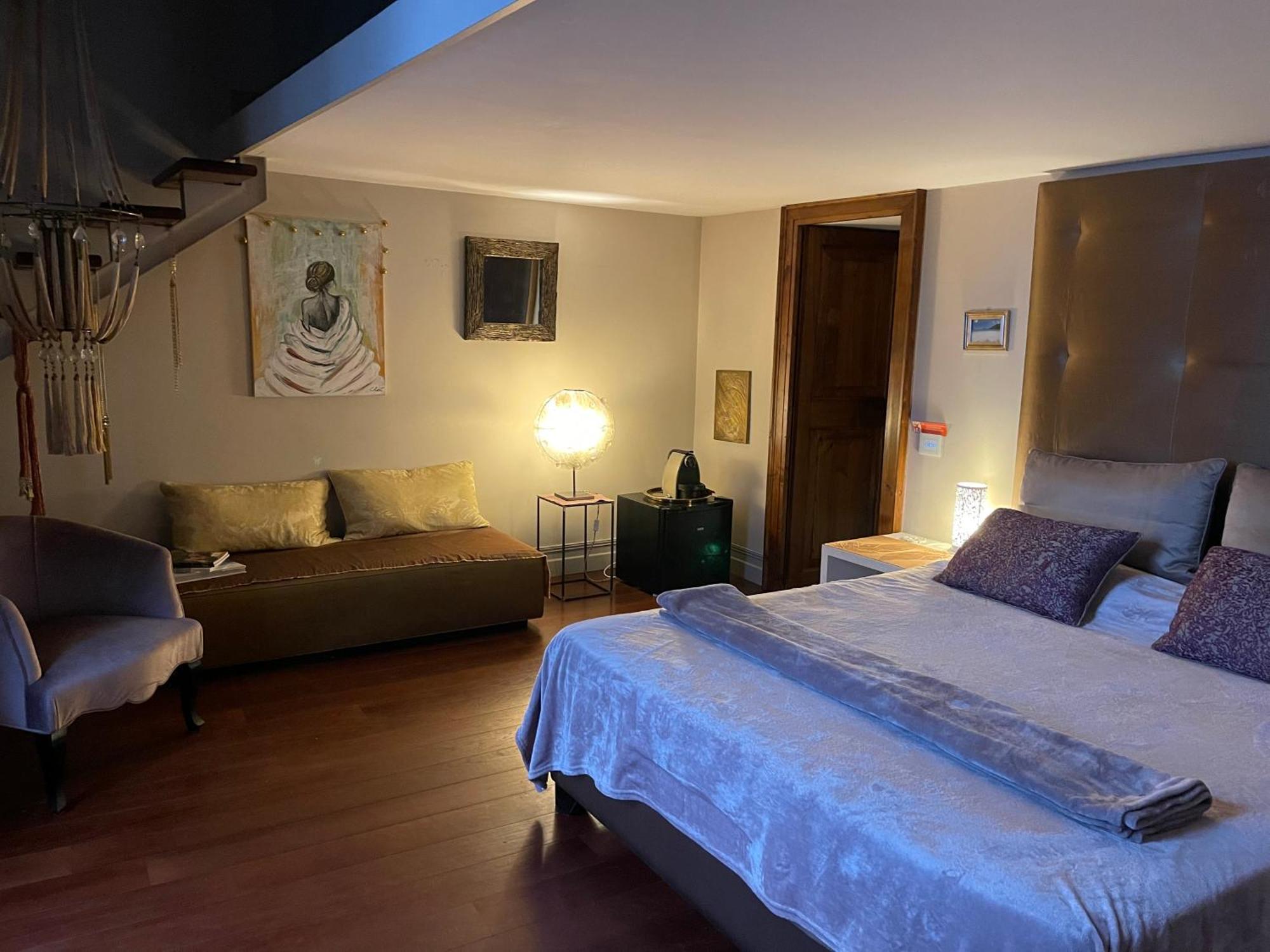 Flower Apartment