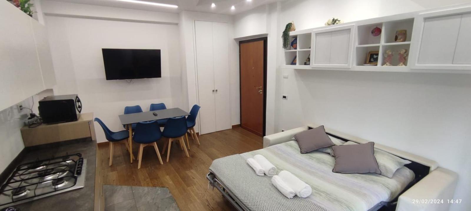 Apartment Stylish Air Conditionig Wifi Tv 50 Metro 4 Minutes Away *