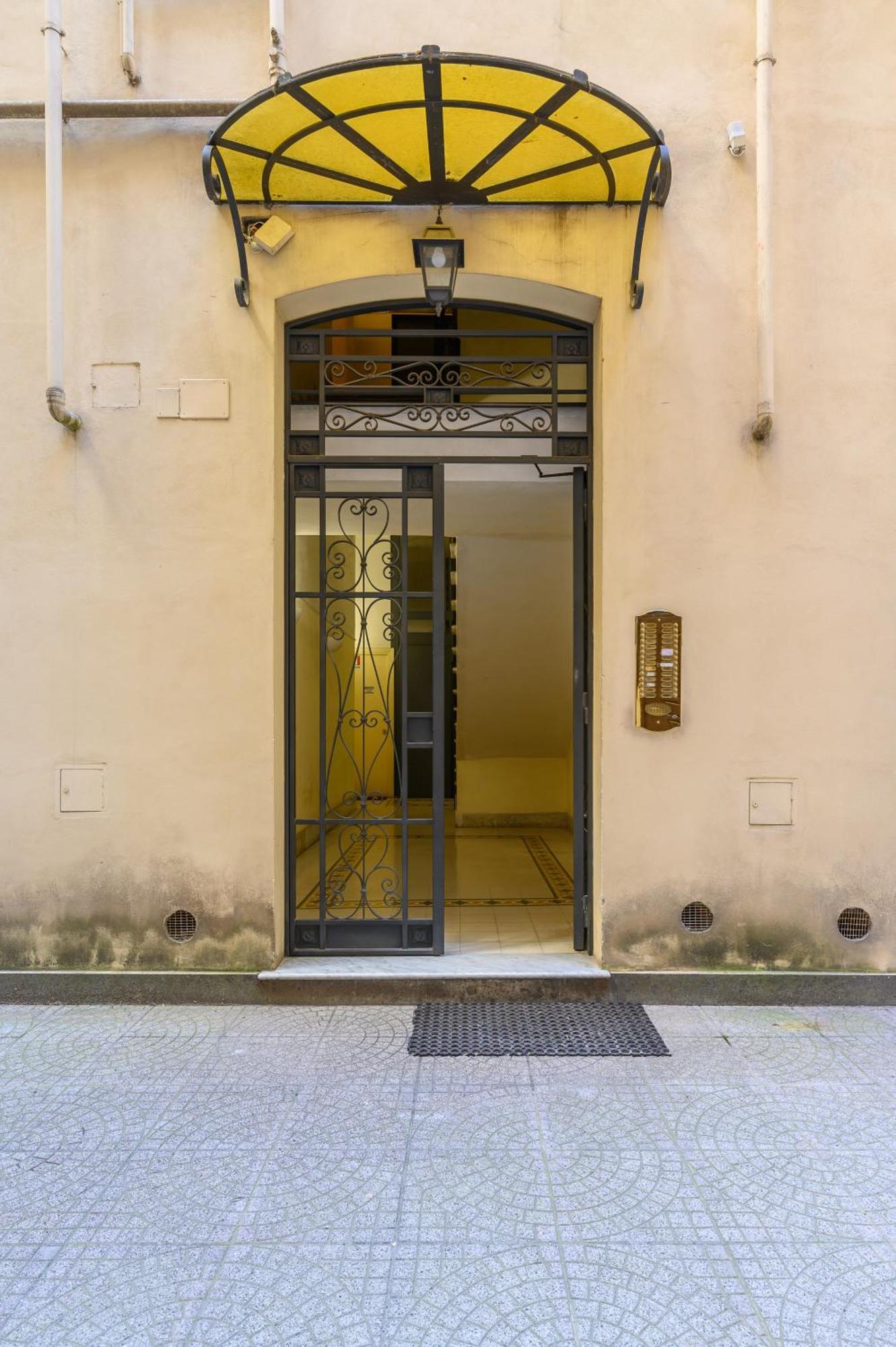 Apartment Via Visconti Rome