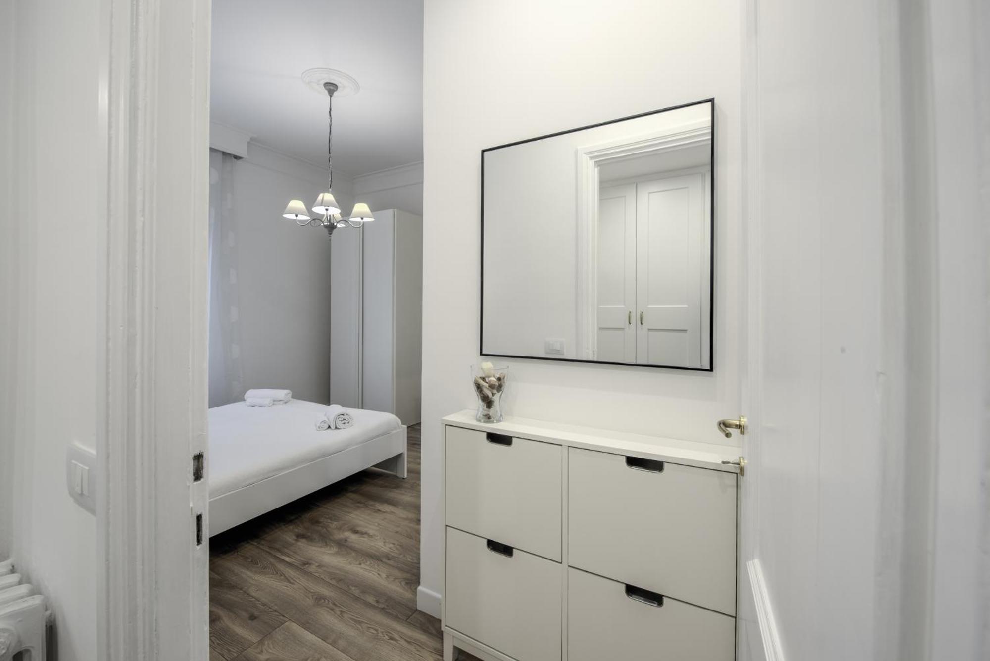 Benny Gold - Domus Apartment *