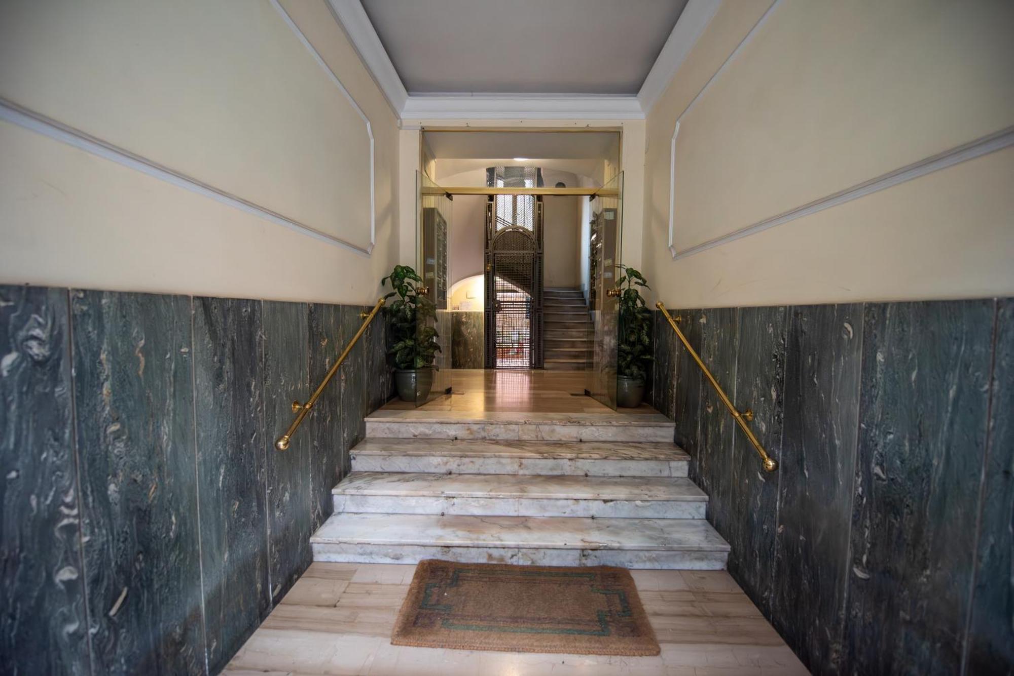 Benny Gold - Domus Apartment Rome