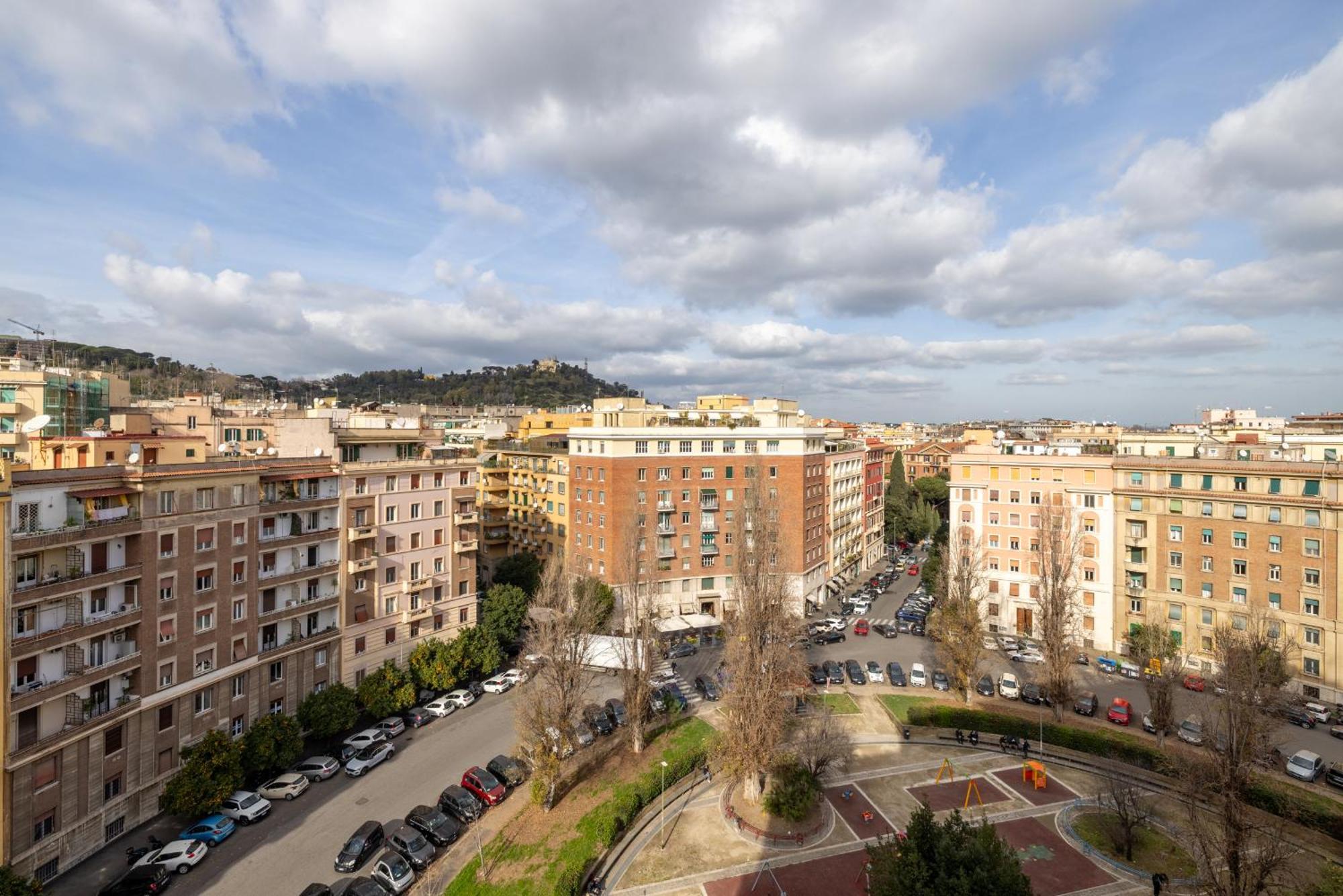 Floor With Rooftop Terrace Near St. Peter Appartement