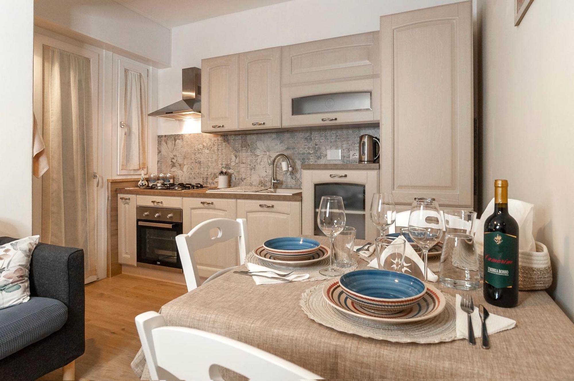 Elegant Comfy Three-rooms In Eur With Parking Rome