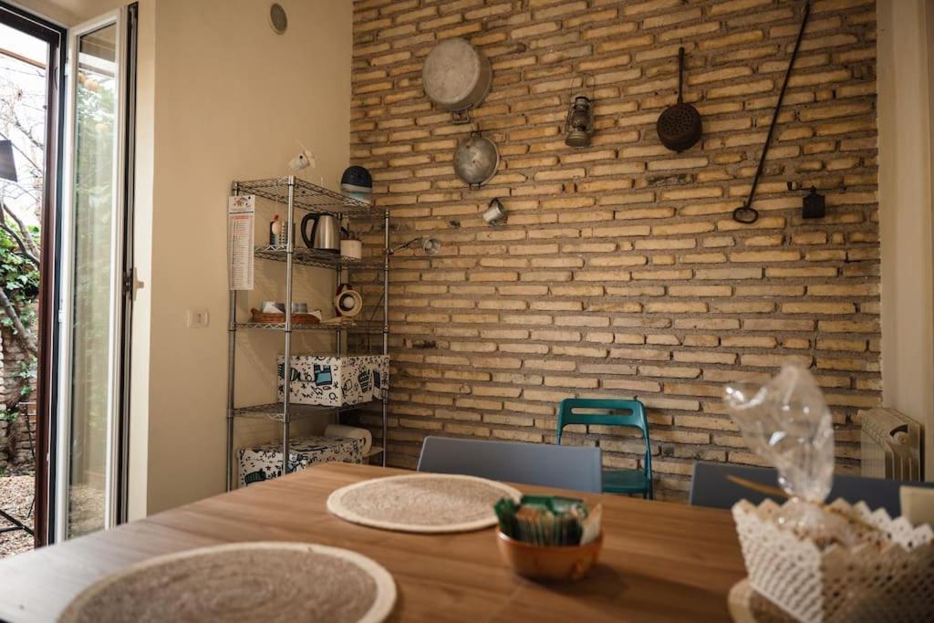 Apartment Two-room Apt. Under The Aqueduct's Arch In Pigneto