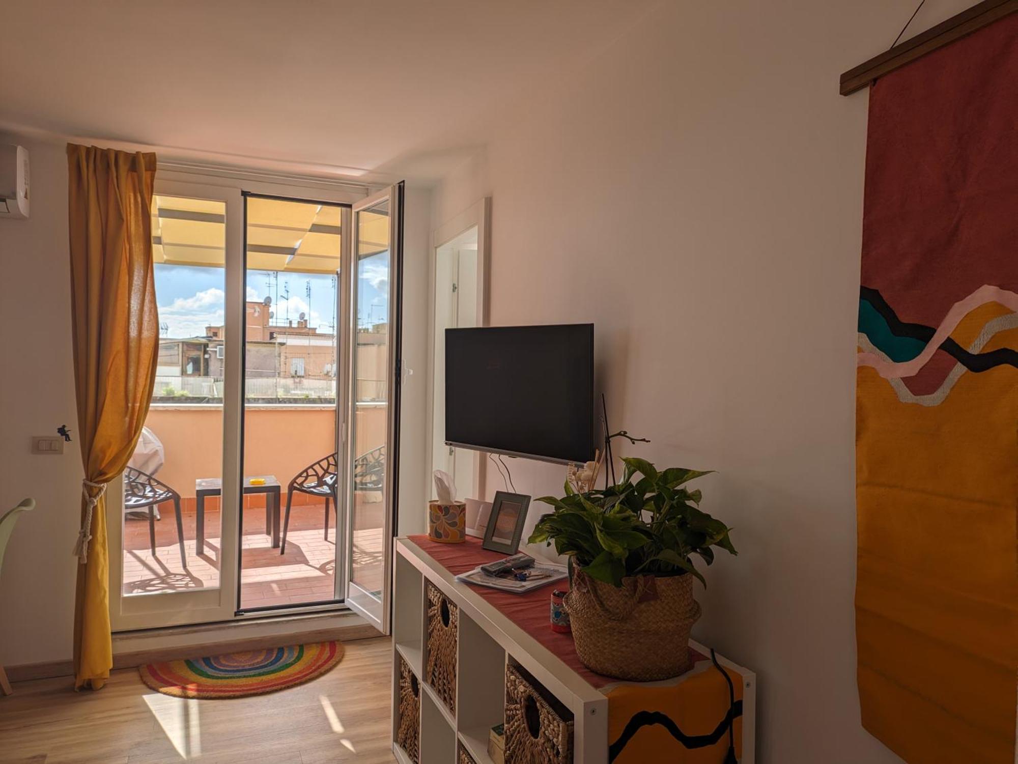 Casetta Sole, Superattico Con Terrazzo Vicino San Pietro, New *