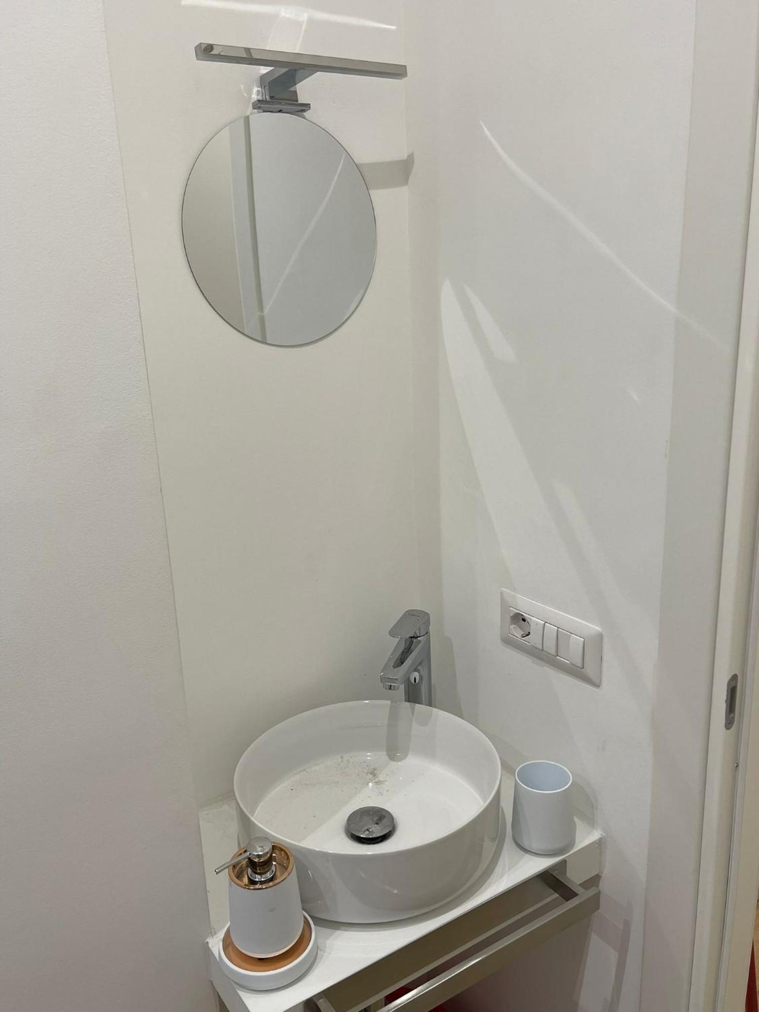 Pm 34 Viale Imperatore Guest House - 50 Mt From Metro San Paolo Appartement