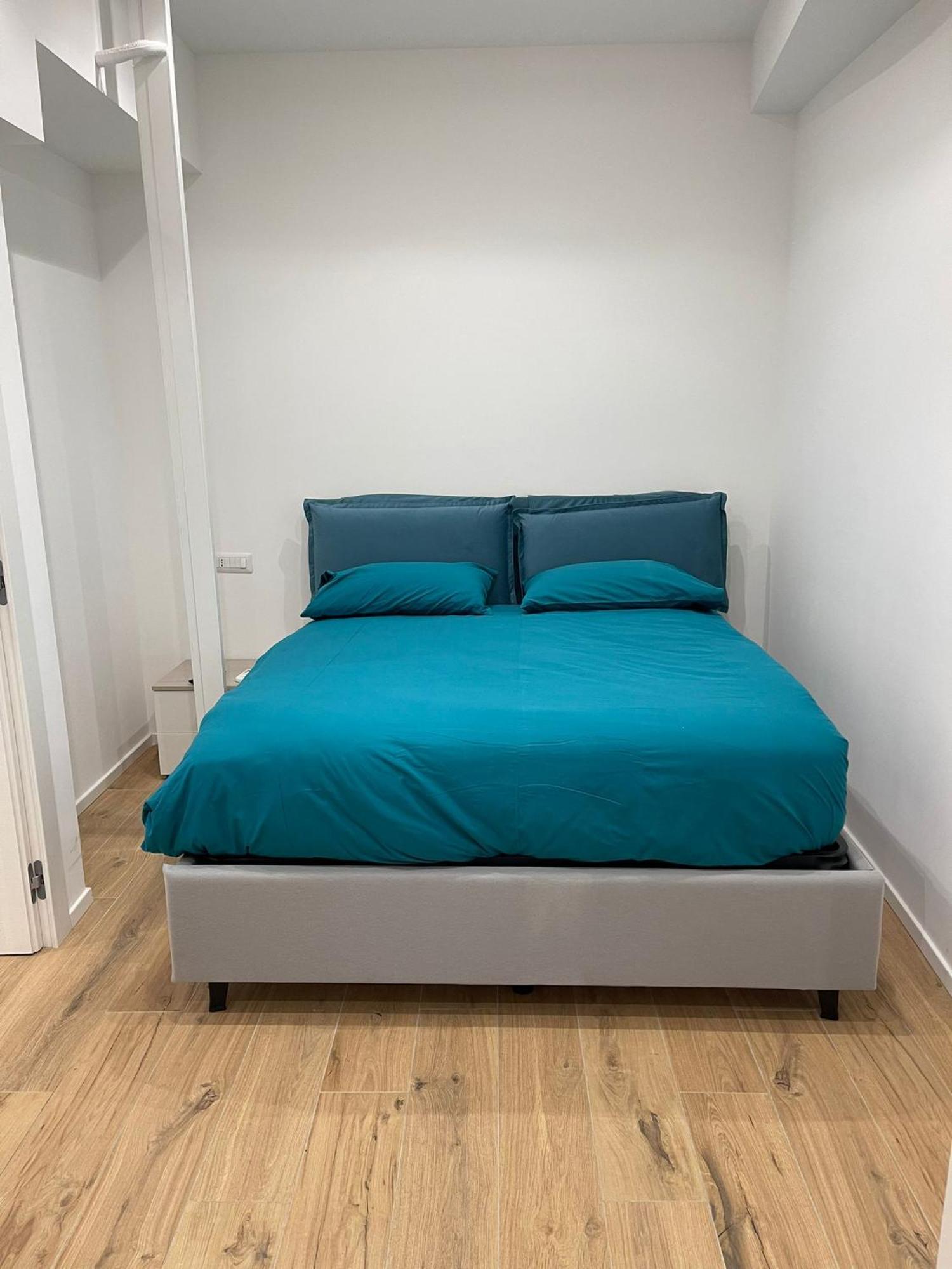 Pm 34 Viale Imperatore Guest House - 50 Mt From Metro San Paolo Appartement