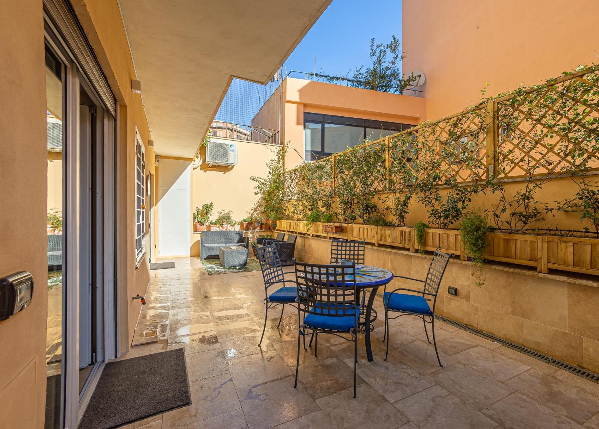 Aedrian's Loft. Boutique With Private Terrace In The Center Of