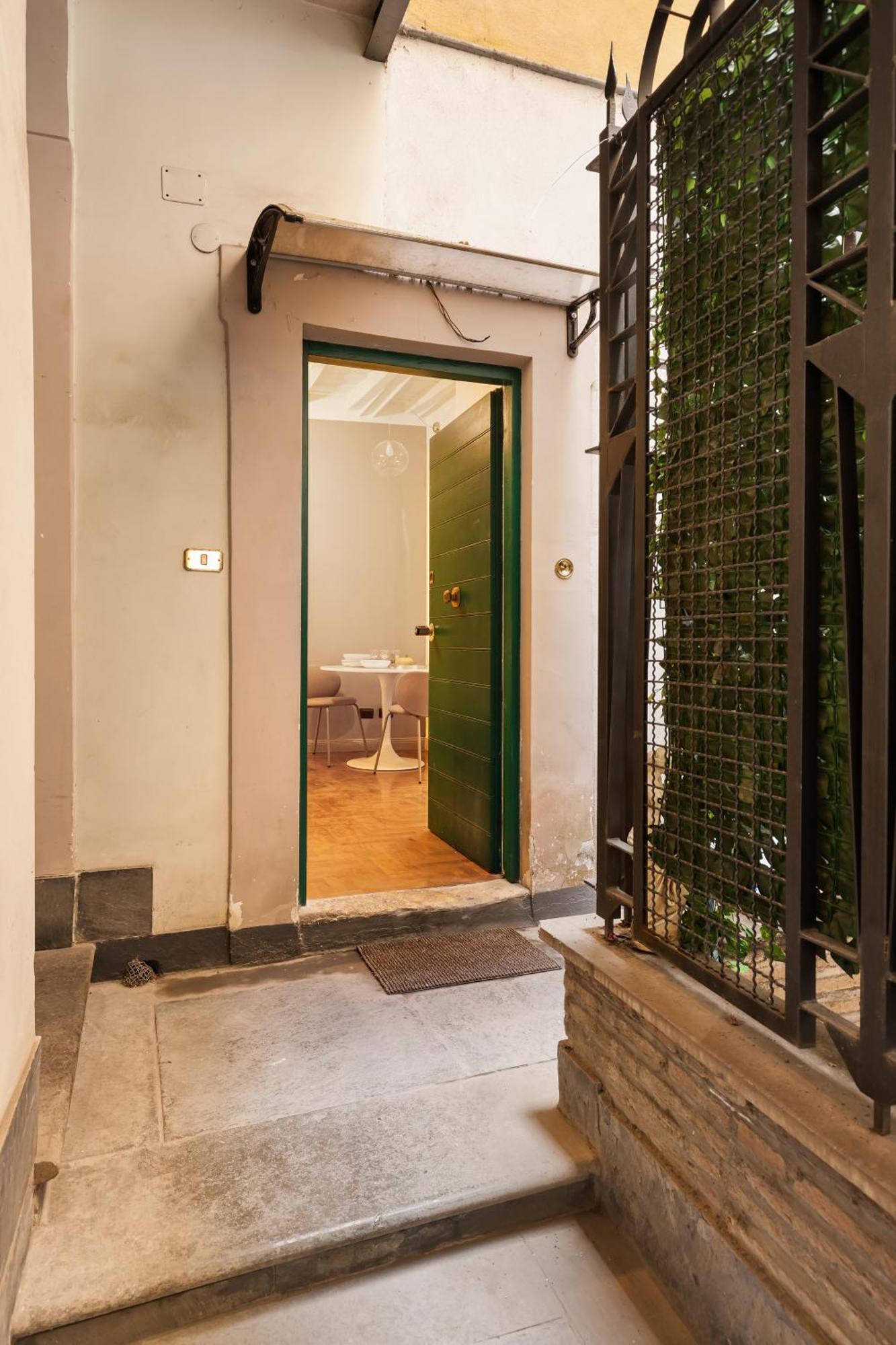 Fiori Apartment *