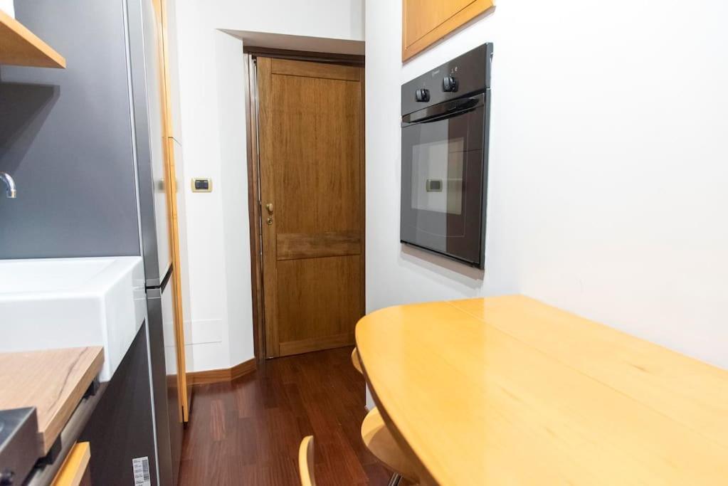 Welcome To The Colossehome Appartement *