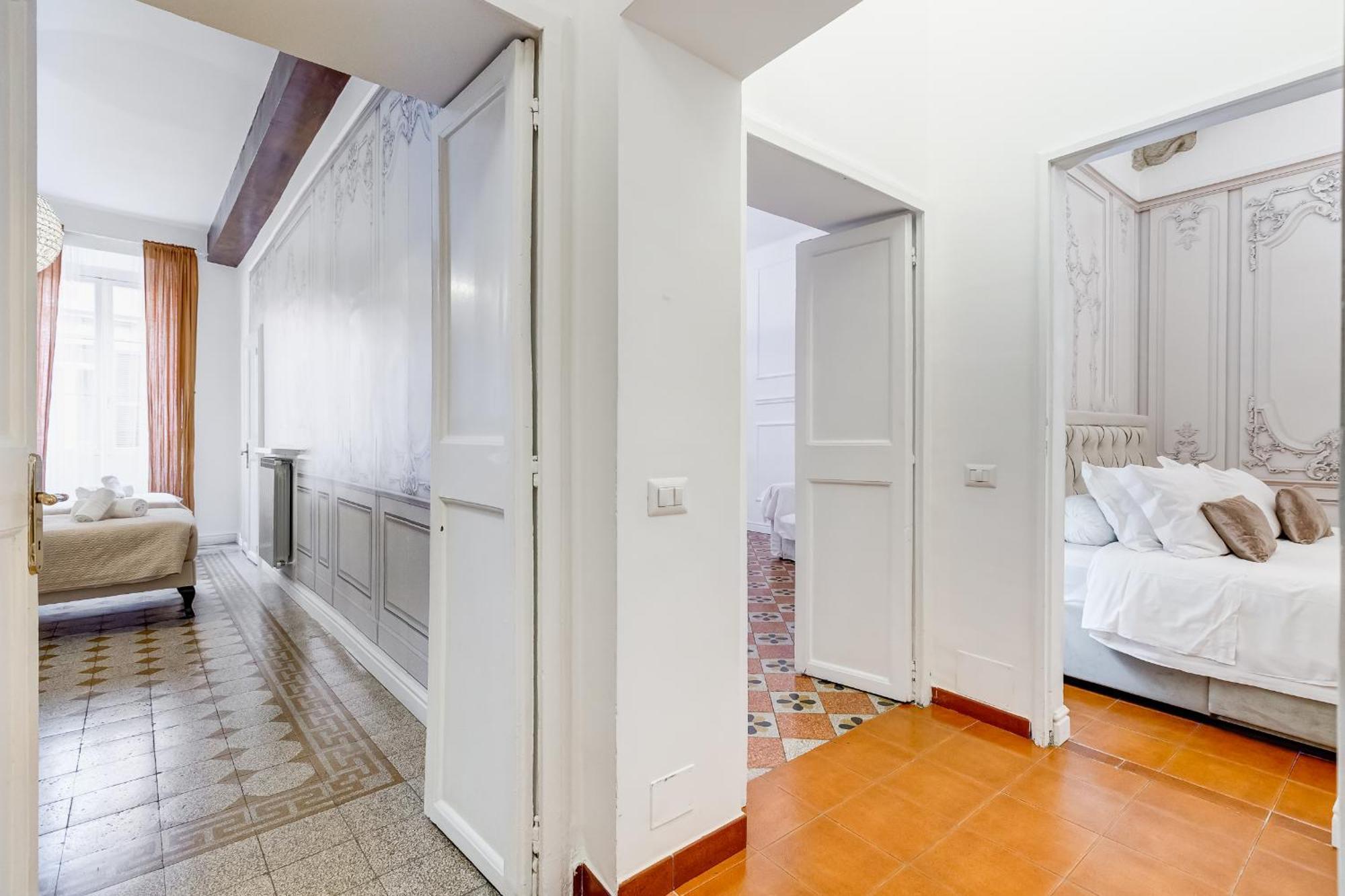 Appartement Spanish Square - Romedreamhome