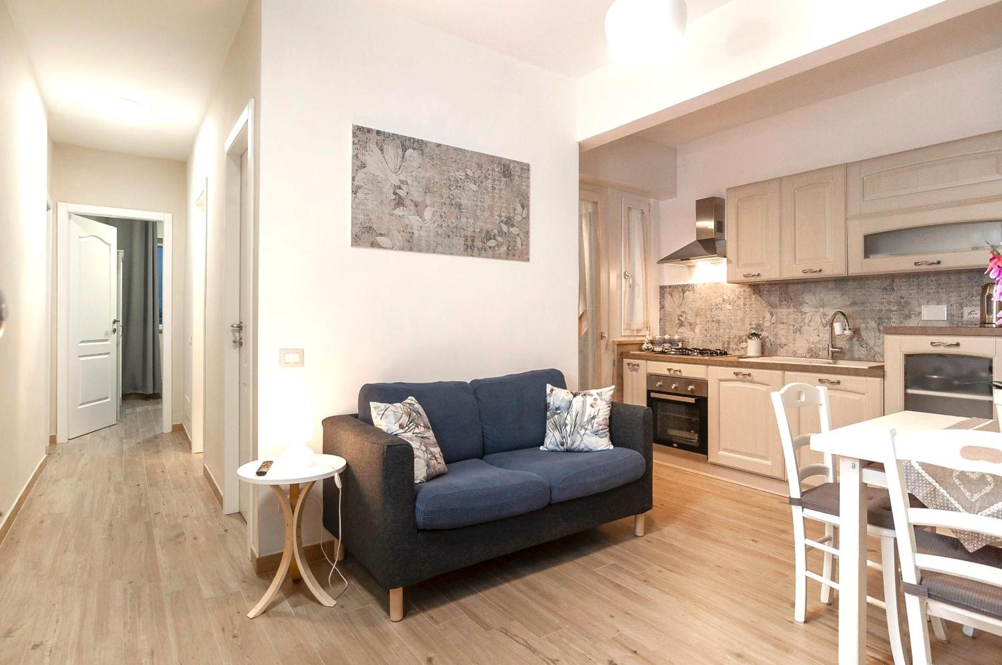 Elegant Comfy Three-rooms In Eur With Parking Apartment