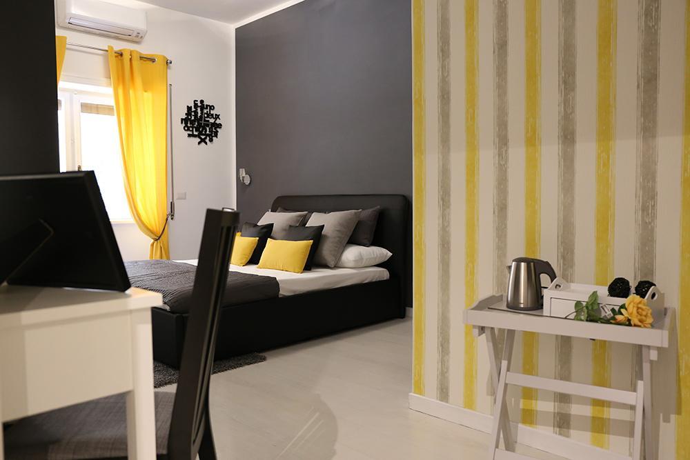 Le Coq Suites Bed & Breakfast 3*