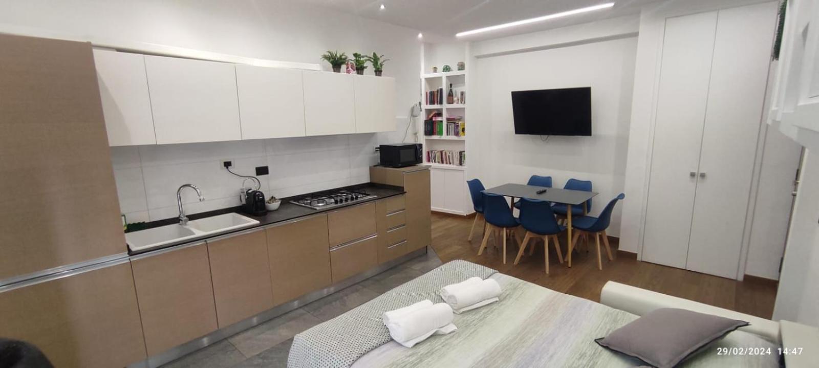 Stylish Air Conditionig Wifi Tv 50 Metro 4 Minutes Away Apartment *