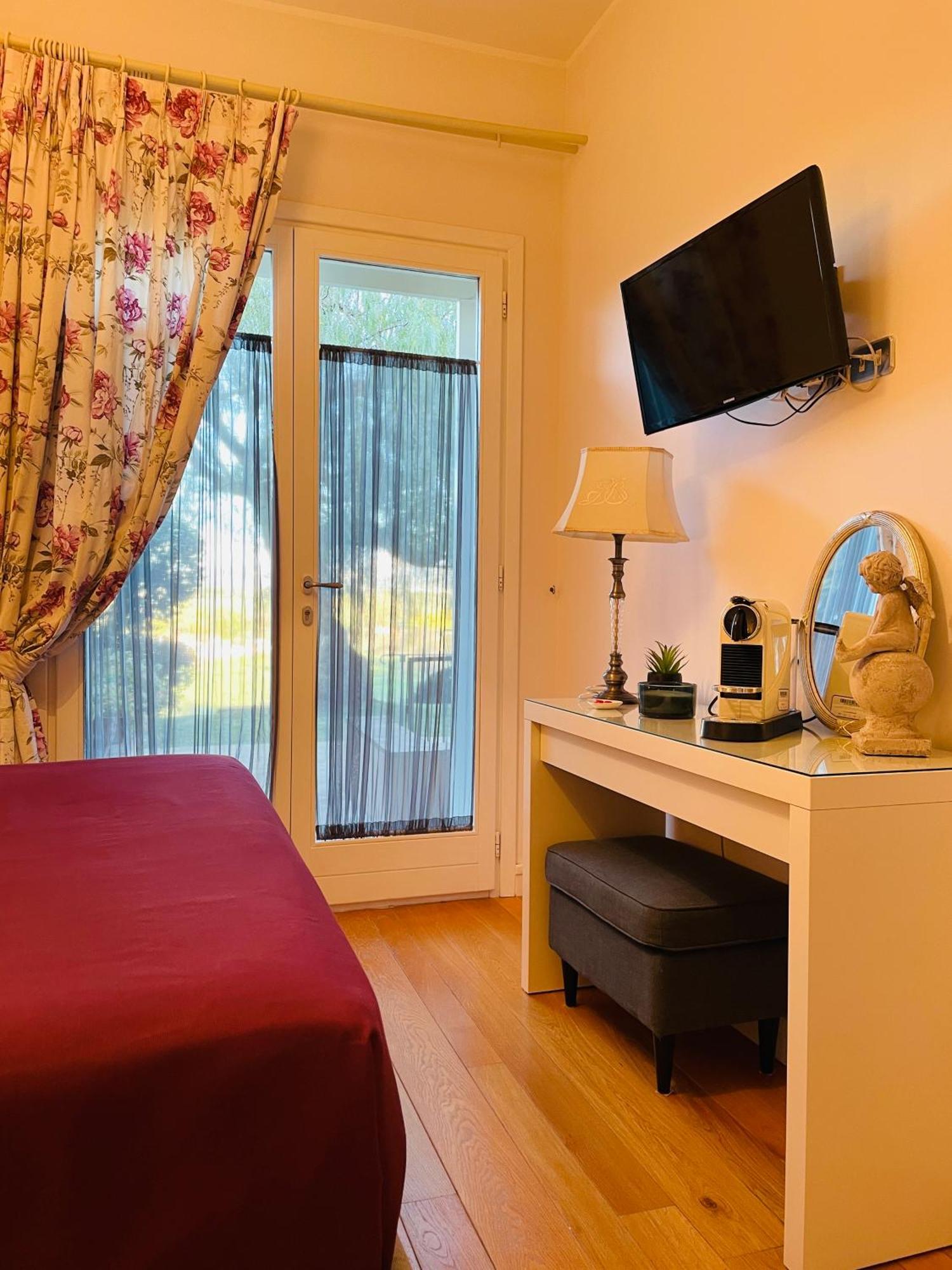 Apartment Casa Fiorita Appia Antica Rome