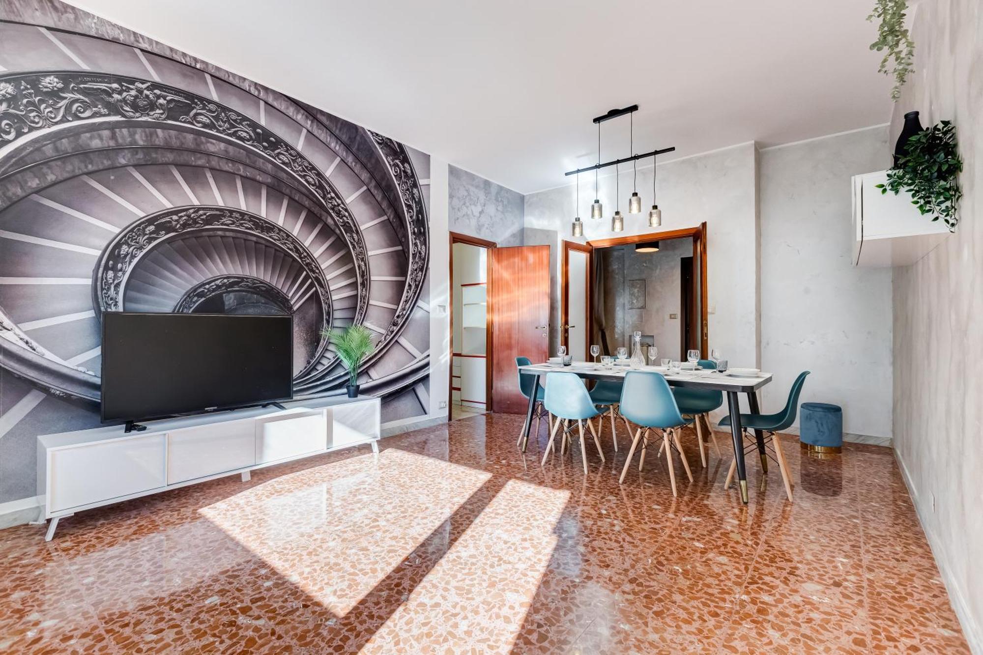 Large With Swimming Pool And Tennis Court Near The Station