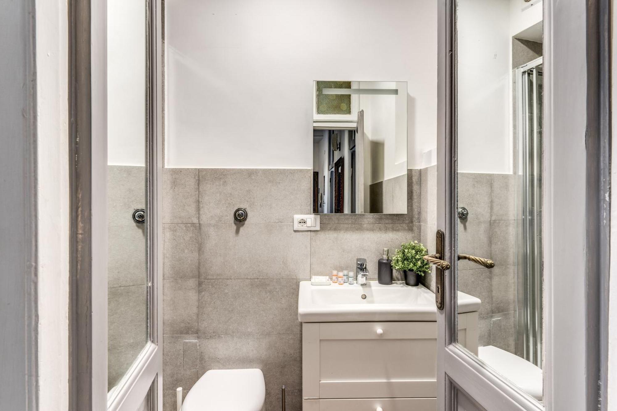 Lovely Renovated Flat By Vatican Apartment