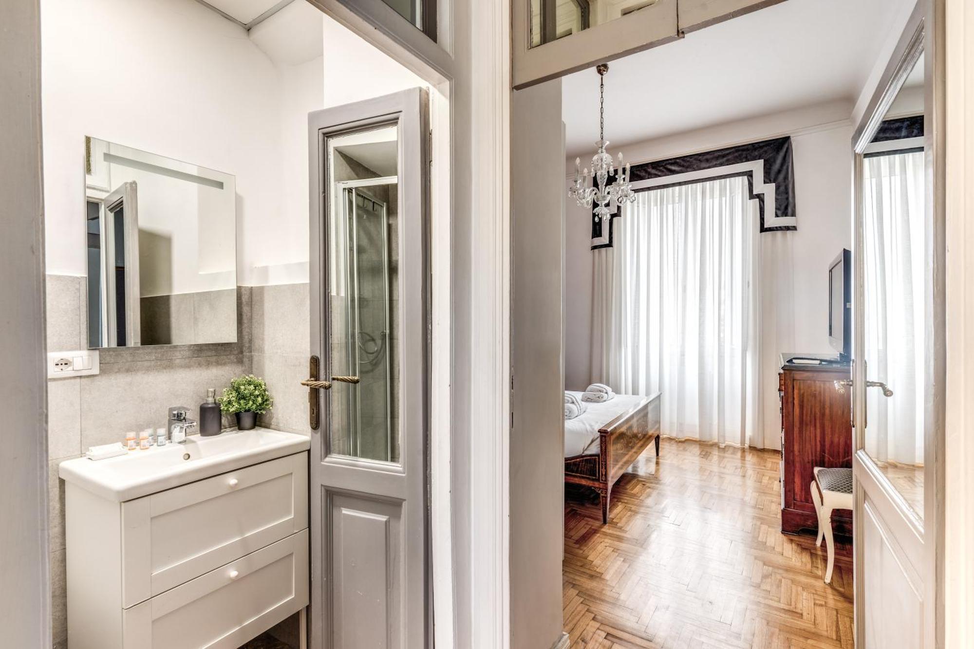 Lovely Renovated Flat By Vatican Apartment *
