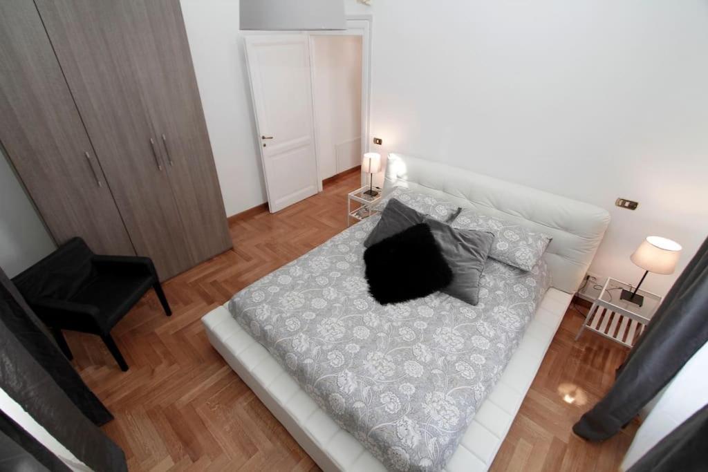 Apartment Properzio Lux, Fusione Di Eleganza E Prestigio