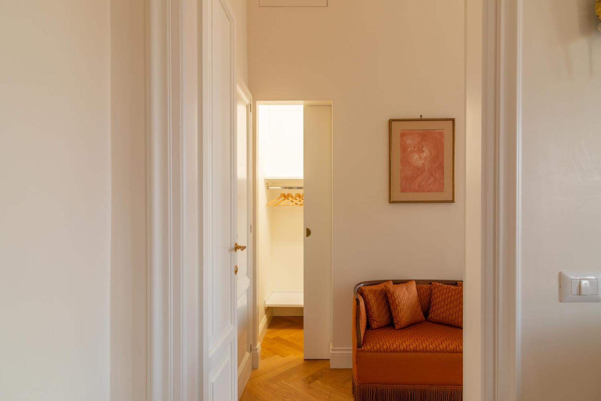 Luxury Boutique In The Center Of Rome