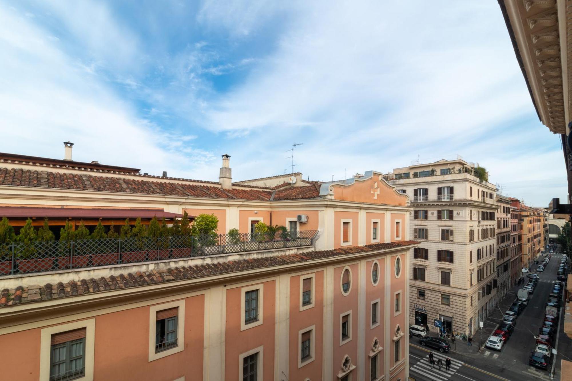 Luxury Boutique In The Center Of Apartment Rome