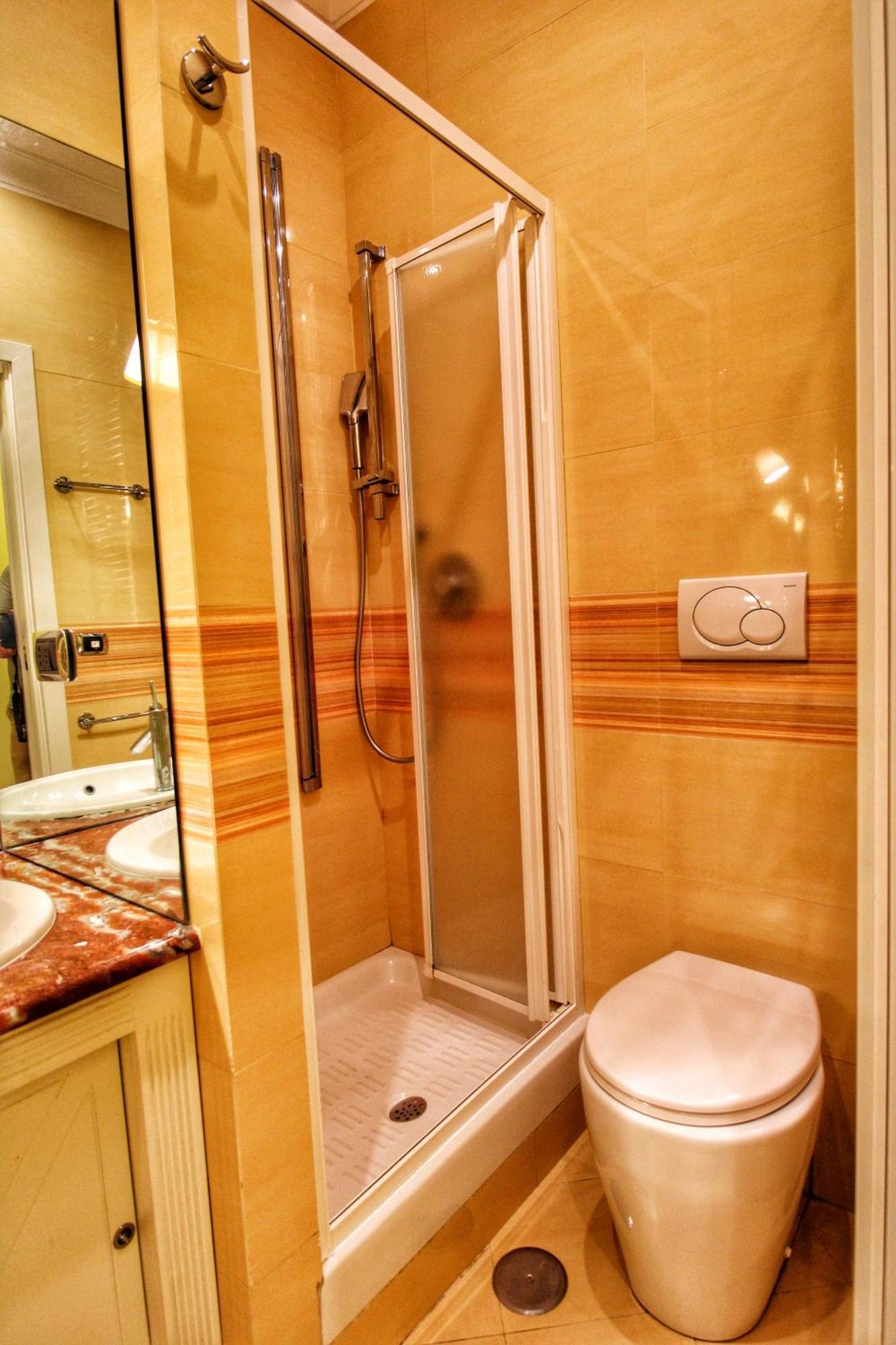 Large And Charming In Trastevere By Yourhost *
