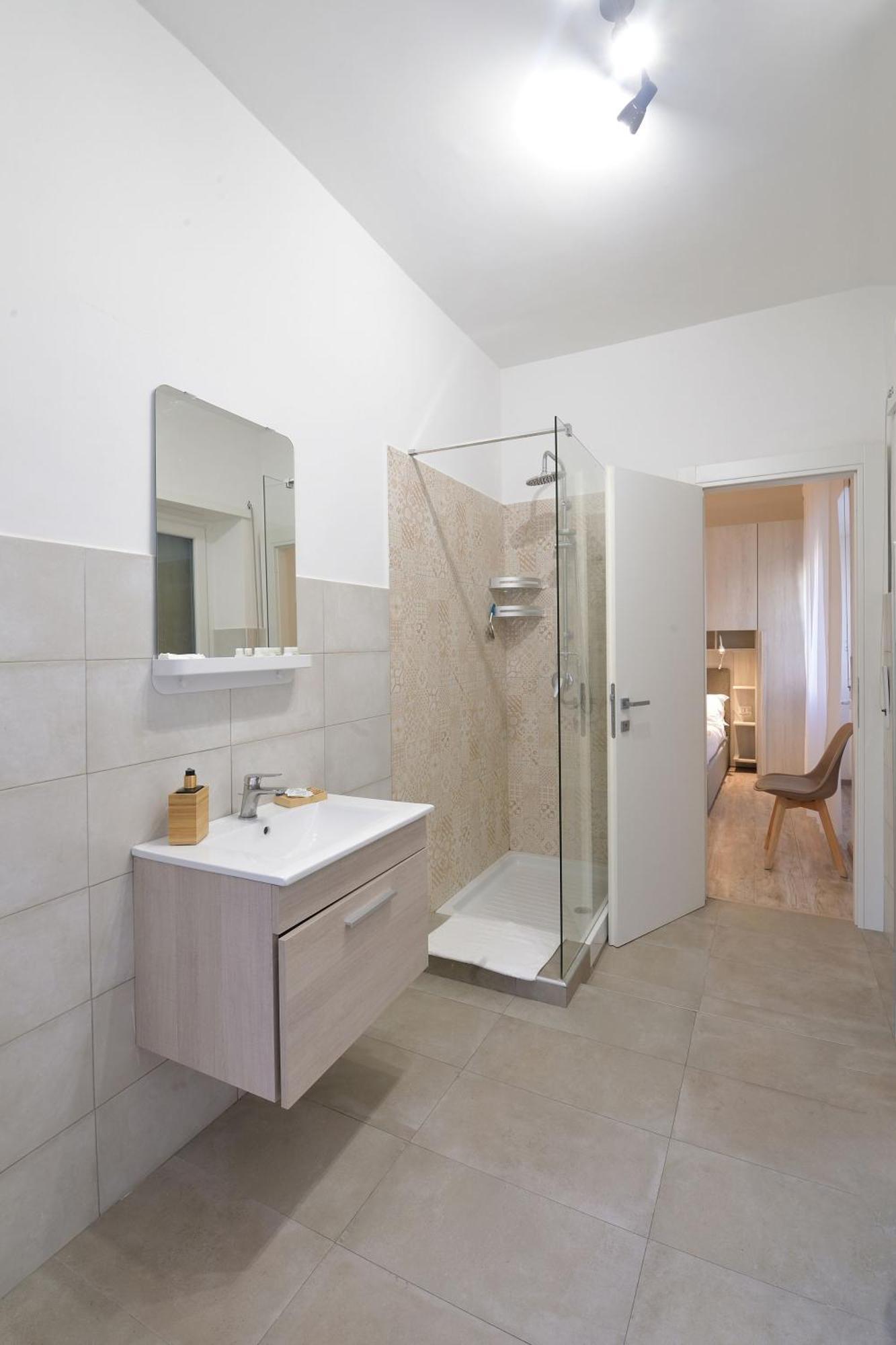 Modern And Cozy + 2bdr + Ostiense Appartement Rome