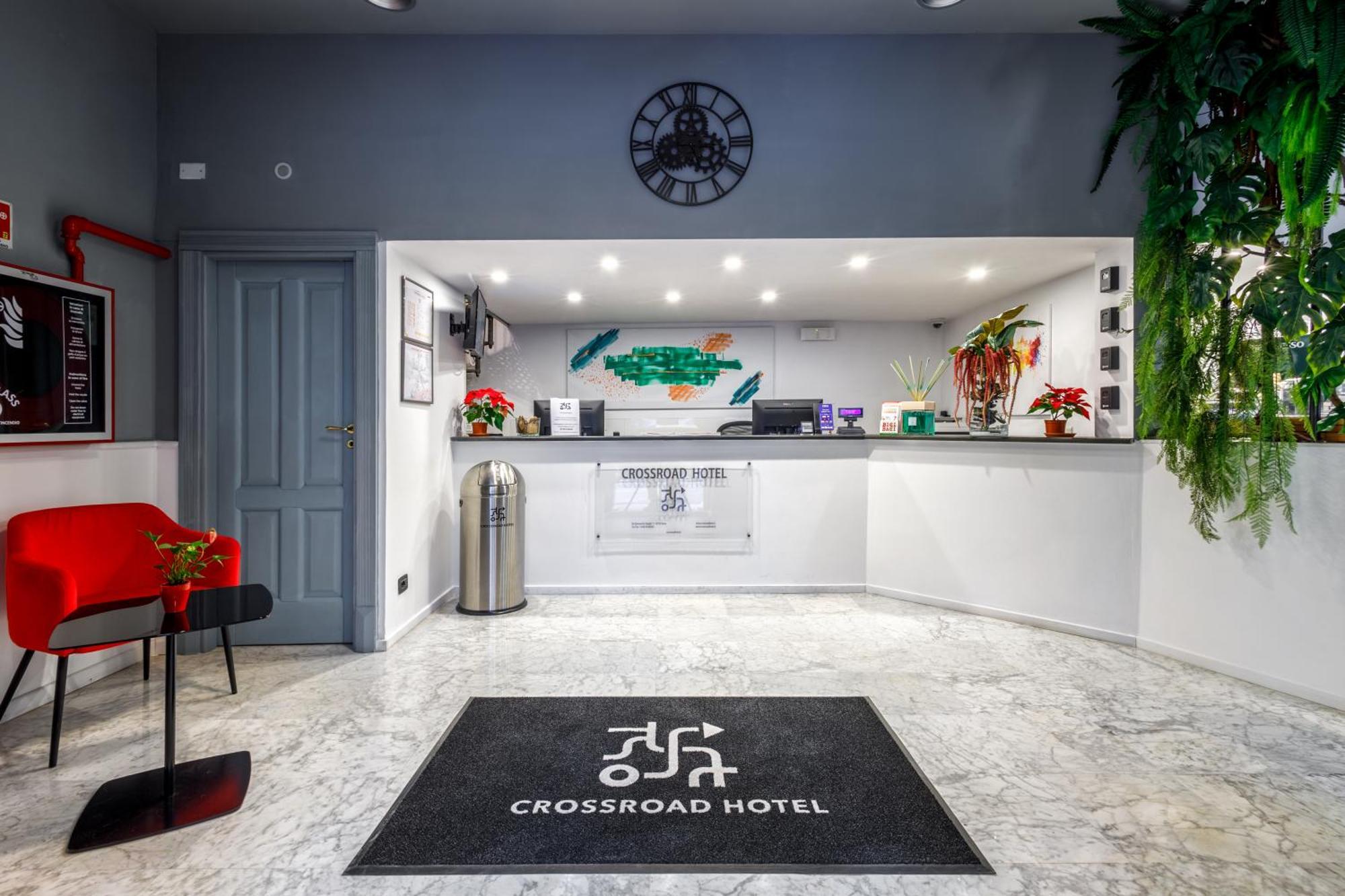Hotel Crossroad