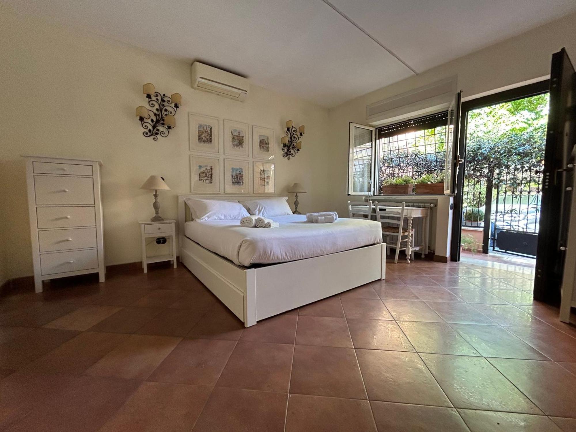 Apartment Lux Piramide
