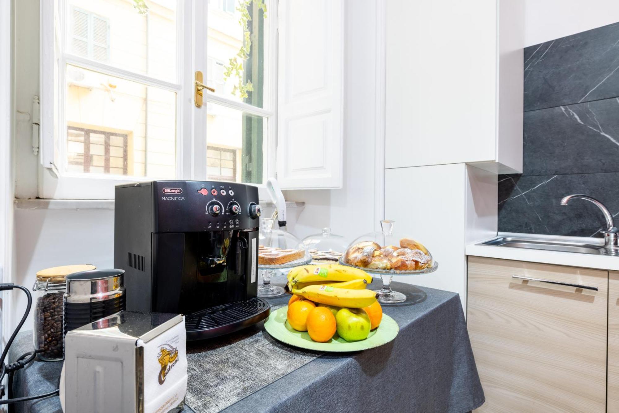 Bed & Breakfast Domus Castroni Scipioni Rome