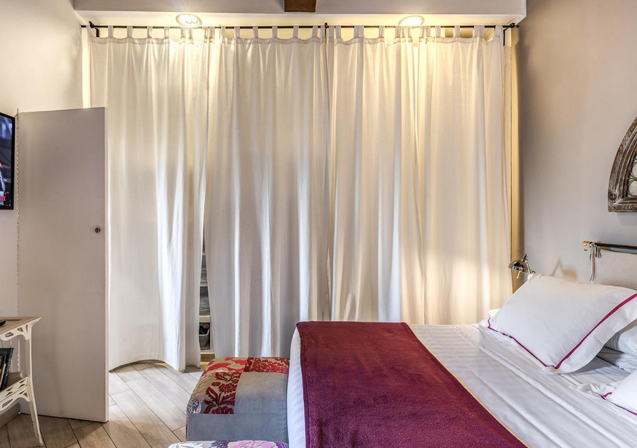 Farnese Apartment *
