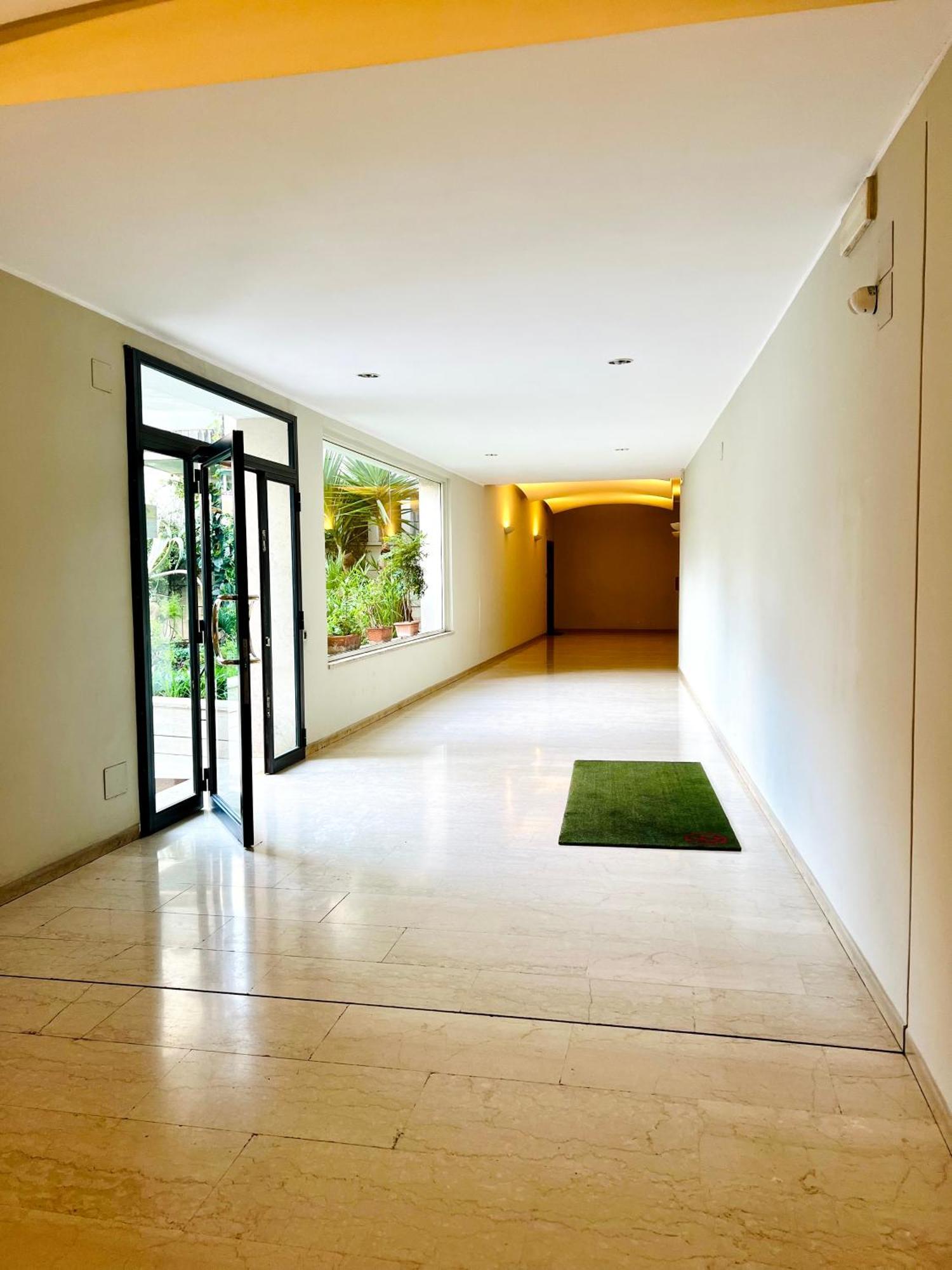 Elegant Bianca Apartment