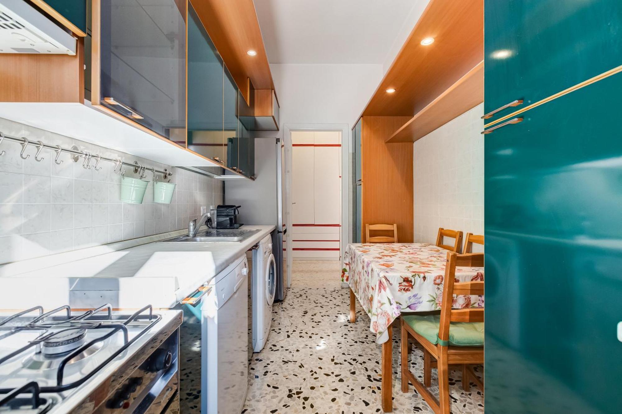Appartement Large With Swimming Pool And Tennis Court Near The Station *