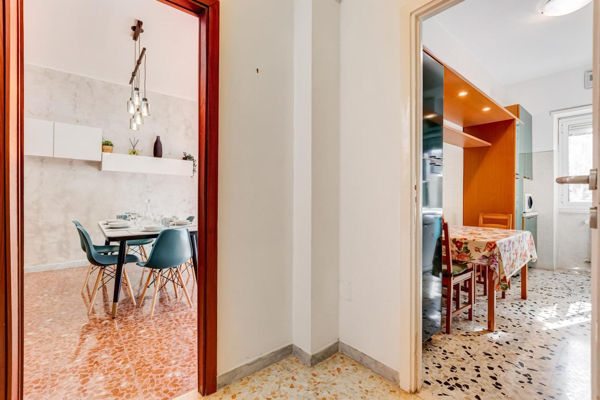 Large With Swimming Pool And Tennis Court Near The Station Apartment