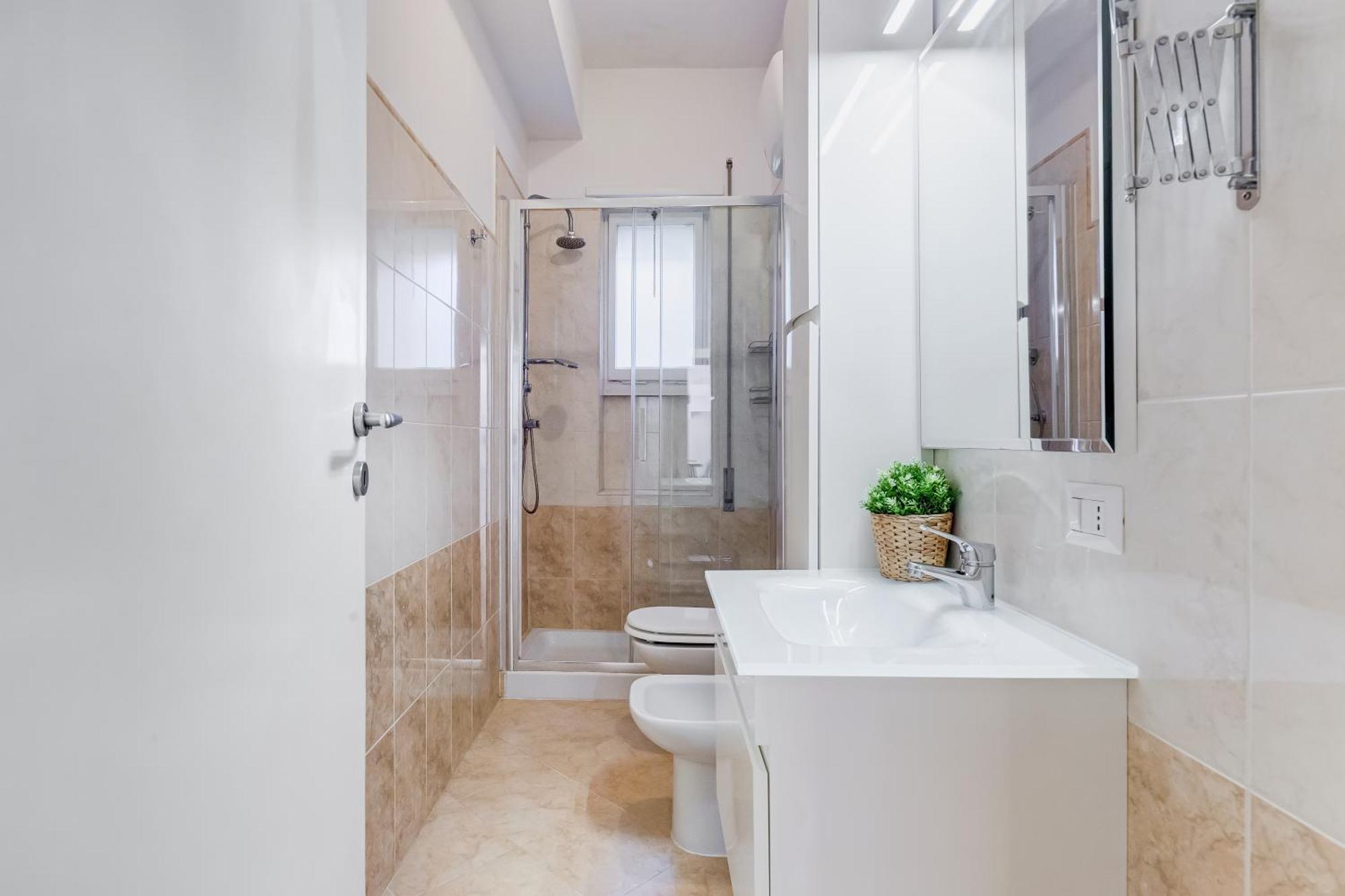 Apartment Large With Swimming Pool And Tennis Court Near The Station Rome