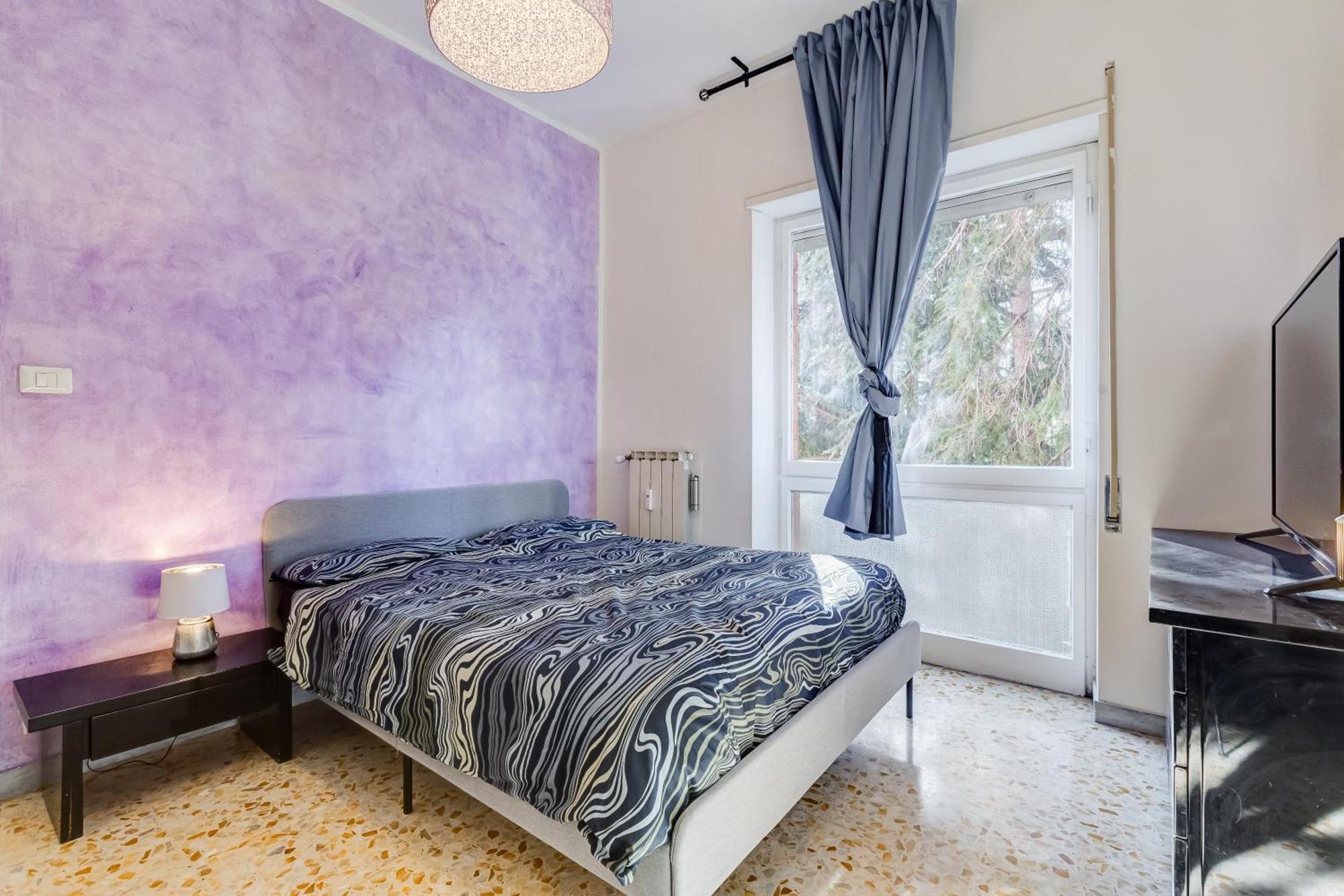 Large With Swimming Pool And Tennis Court Near The Station Rome