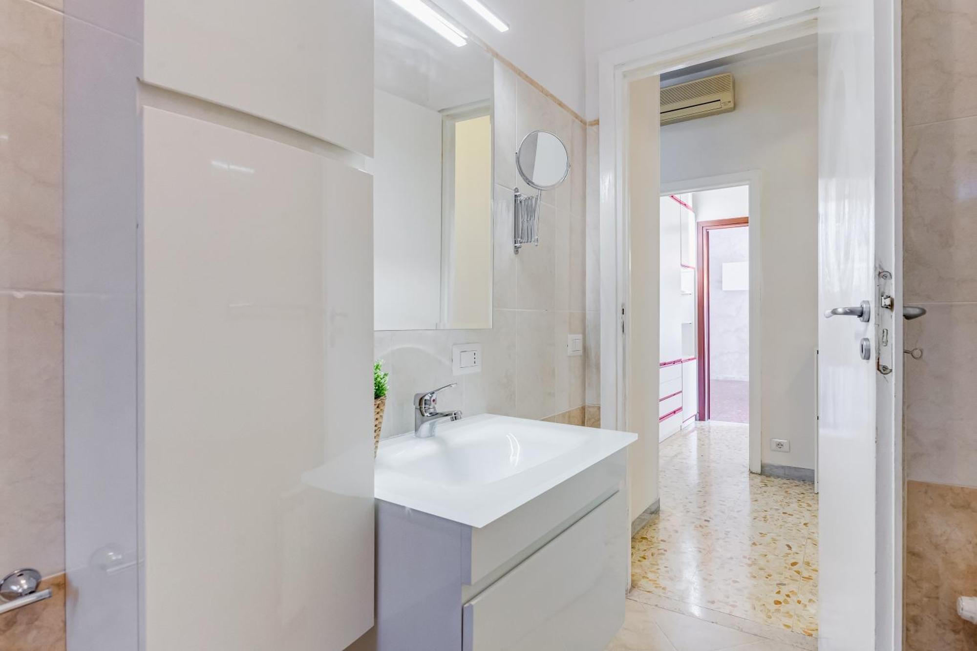 Large With Swimming Pool And Tennis Court Near The Station Appartement *